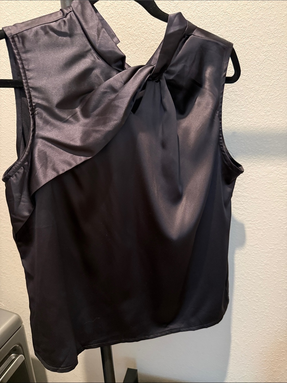 SHEIN Black Satin Twist-Neck Sleeveless Top